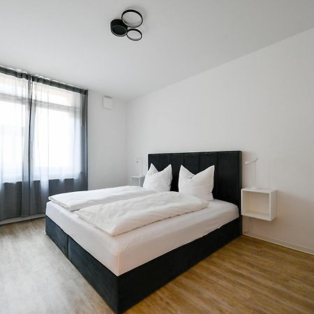 Ferienwohnungen Am Theater - Modern, Zentral Und Ruhig Mit Kueche, Waschtrockner, Netflix, Wlan Und Parkplatz- 2 Zimmer, 52 Qm Cottbus Exterior foto
