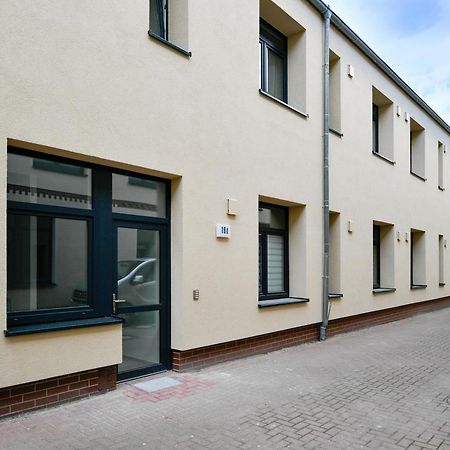 Ferienwohnungen Am Theater - Modern, Zentral Und Ruhig Mit Kueche, Waschtrockner, Netflix, Wlan Und Parkplatz- 2 Zimmer, 52 Qm Cottbus Exterior foto