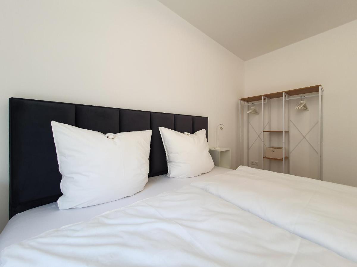 Ferienwohnungen Am Theater - Modern, Zentral Und Ruhig Mit Kueche, Waschtrockner, Netflix, Wlan Und Parkplatz- 2 Zimmer, 52 Qm Cottbus Exterior foto