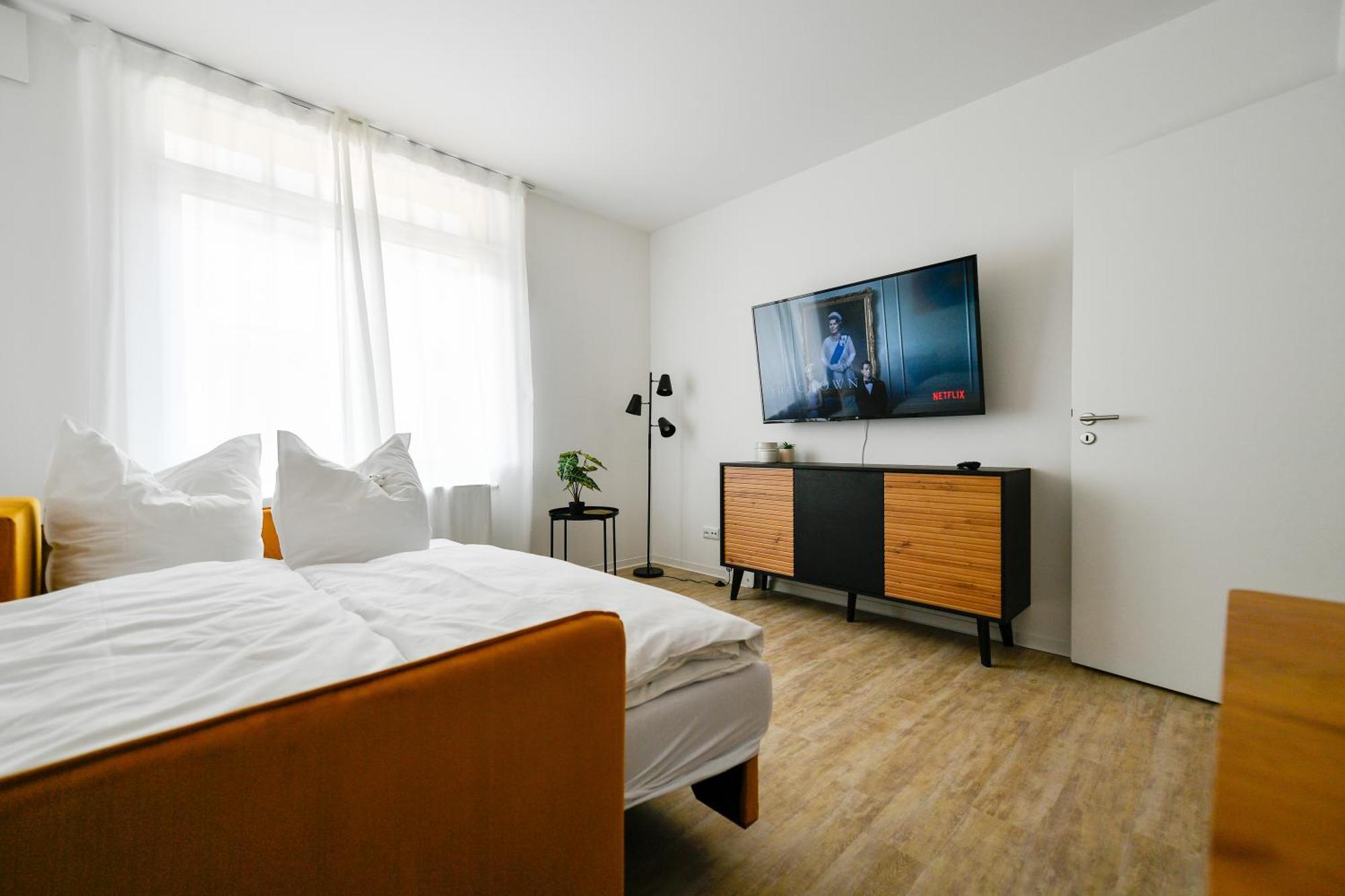 Ferienwohnungen Am Theater - Modern, Zentral Und Ruhig Mit Kueche, Waschtrockner, Netflix, Wlan Und Parkplatz- 2 Zimmer, 52 Qm Cottbus Exterior foto