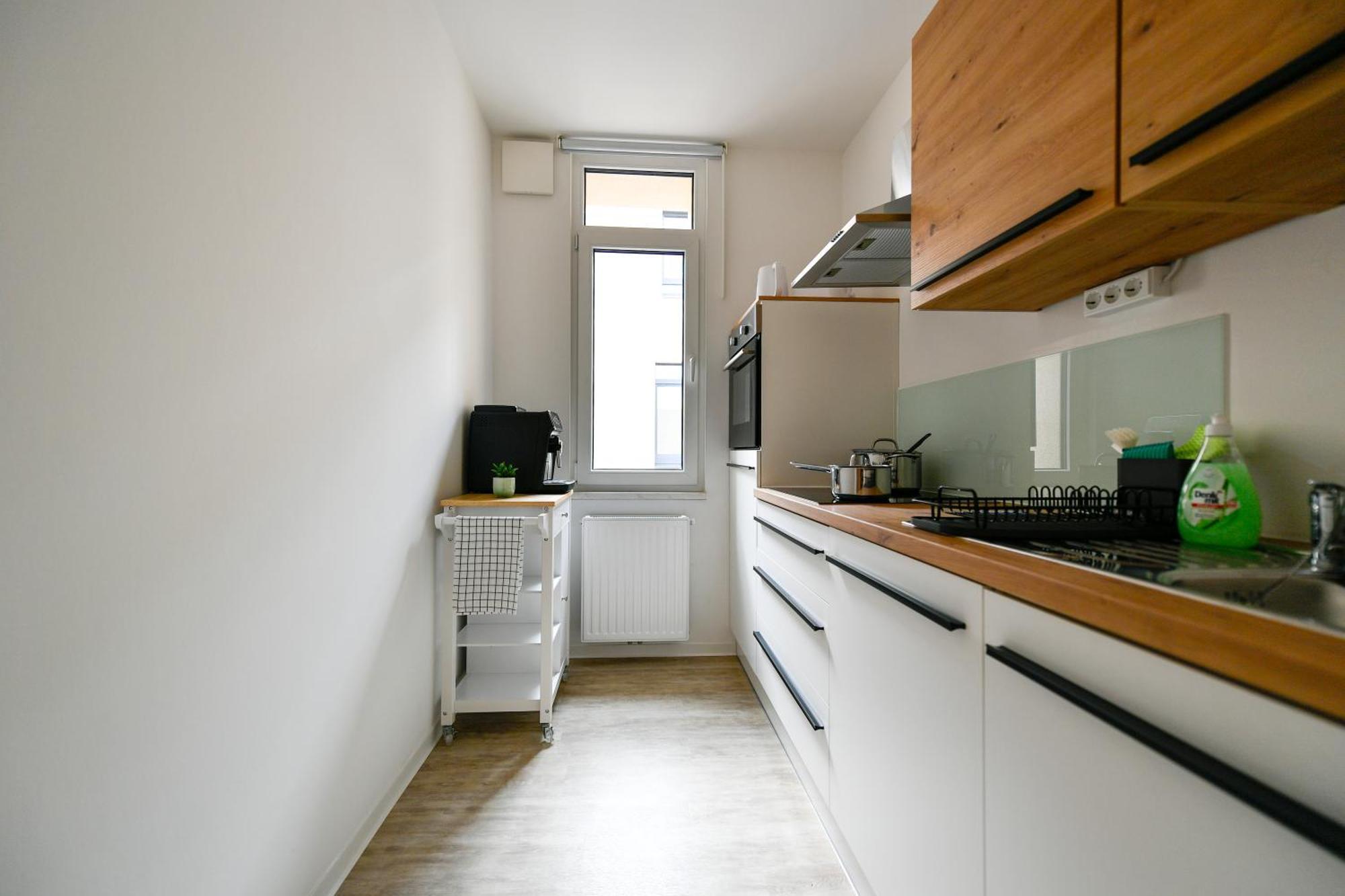 Ferienwohnungen Am Theater - Modern, Zentral Und Ruhig Mit Kueche, Waschtrockner, Netflix, Wlan Und Parkplatz- 2 Zimmer, 52 Qm Cottbus Zimmer foto